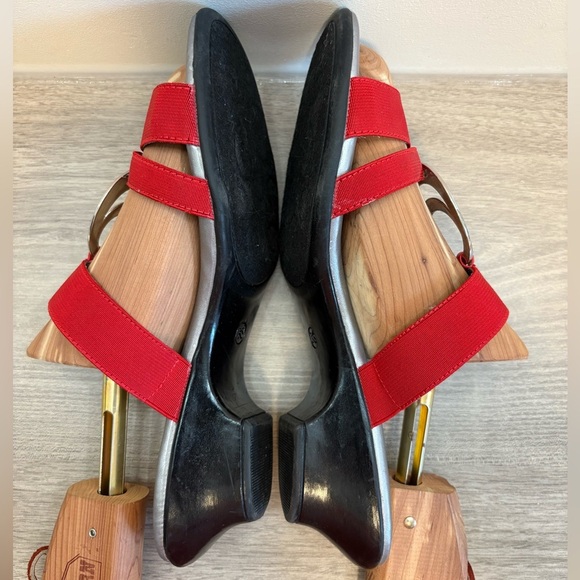 Karen Scott Women’s Red Evonne Elastic Comfort Slip on Slide Sandals | Size 9 - Picture 4 of 9